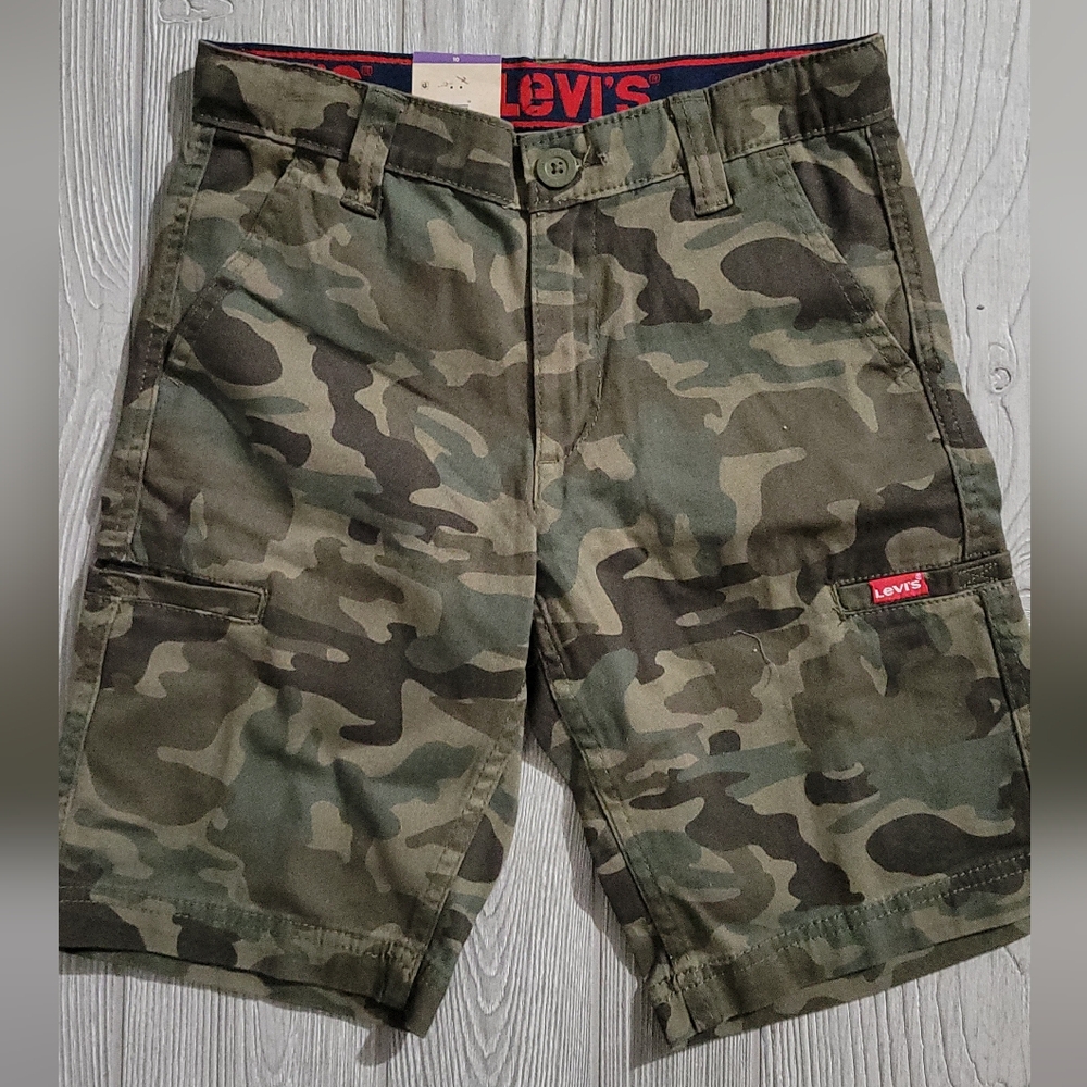Levi's Cargo shorts size 10